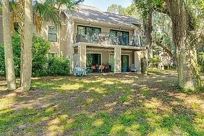 < 1 Mi to Seabrook Island Beach: Sunny Retreat!