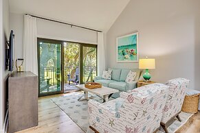 < 1 Mi to Seabrook Island Beach: Sunny Retreat!
