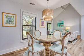 < 1 Mi to Seabrook Island Beach: Sunny Retreat!