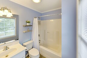 2 Mi to Rehoboth Beach: Home w/ Sunroom!