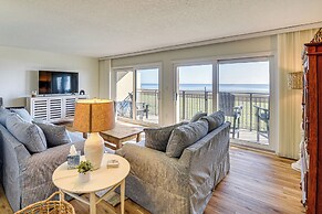 Beachfront Condo w/ Pool Access in Ponce Inlet