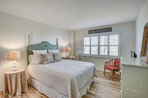 Beachfront Condo w/ Pool Access in Ponce Inlet