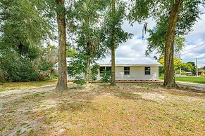 1 Mi to Paddock Mall & Downtown: Ocala Abode!