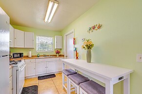 1 Mi to Paddock Mall & Downtown: Ocala Abode!