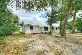 1 Mi to Paddock Mall & Downtown: Ocala Abode!