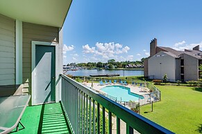 Lake Conroe Condo w/ Pool Access + Balcony!