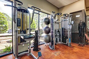 Lake Conroe Condo w/ Pool Access + Balcony!