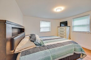 7 Mi to Forest Park: Springfield Home w/ Yard