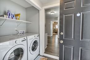 1 Mi to Beach: Home w/ Patio & Grill in Hampton!