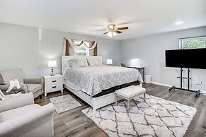 1 Mi to Beach: Home w/ Patio & Grill in Hampton!