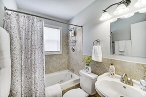 1 Mi to Beach: Home w/ Patio & Grill in Hampton!