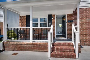 1 Mi to Beach: Home w/ Patio & Grill in Hampton!