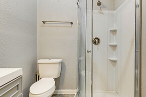 Pet-friendly Home 2 Miles to Lake Conroe!