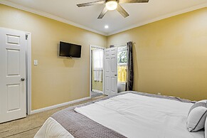 Pet-friendly Home 2 Miles to Lake Conroe!