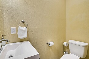 Pet-friendly Home 2 Miles to Lake Conroe!