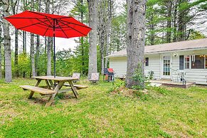Gloversville Getaway w/ Grill: 5 Mi to Water!