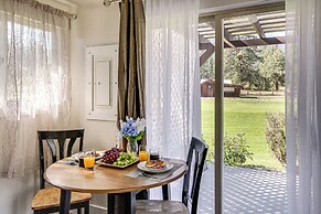 Mtn-view Stevensville Cottage: Hike, Fish, Explore