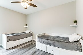 2 Blocks to Beach: Apt w/ Grill in Ocean Gate!