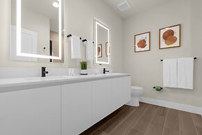 Upstay - Townhouse With Private Pool and Foosball