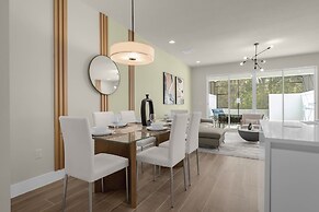 Upstay - Townhouse With Private Pool and Foosball