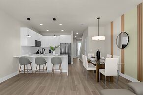 Upstay - Townhouse With Private Pool and Foosball