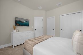 Upstay - Townhouse With Private Pool and Foosball