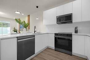 Upstay - Townhouse With Private Pool and Foosball