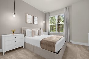 Upstay - Townhouse With Private Pool and Foosball