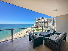 Beach Bliss Retreat 2BR Beachfront Condo