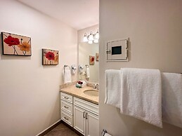 Beach Bliss Retreat 2BR Beachfront Condo