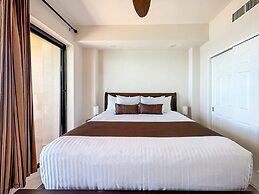 Beach Bliss Retreat 2BR Beachfront Condo