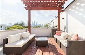 Sophisticated Urban Retreat With Skyline Views 3 Bedroom Home