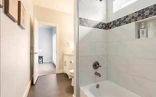 Sophisticated Urban Retreat With Skyline Views 3 Bedroom Home