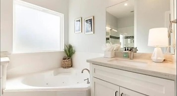 Sophisticated Urban Retreat With Skyline Views 3 Bedroom Home