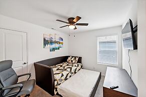 Charming Getaway Perfect For Relaxation 3 Bedroom Home