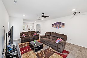 Charming Getaway Perfect For Relaxation 3 Bedroom Home