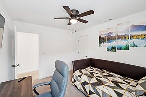 Charming Getaway Perfect For Relaxation 3 Bedroom Home