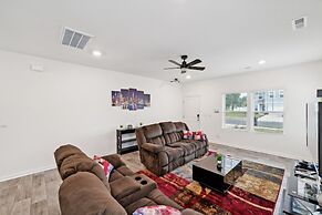 Charming Getaway Perfect For Relaxation 3 Bedroom Home