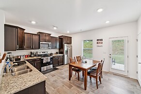 Charming Getaway Perfect For Relaxation 3 Bedroom Home