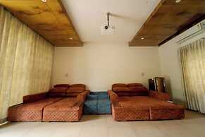 Narayani Revtree - Resort & Villa