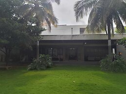 Narayani Revtree - Resort & Villa