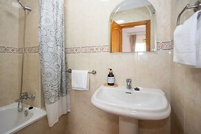 Naim Guest House Nerja