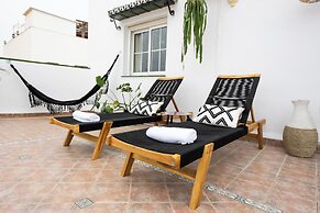 Naim Guest House Nerja