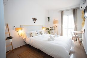 Naim Guest House Nerja