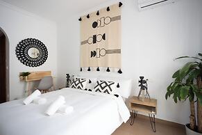 Naim Guest House Nerja