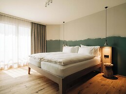 KURVE Apartments & Lounge