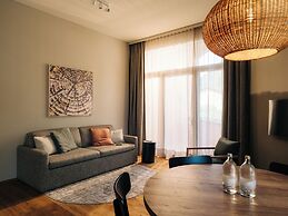 KURVE Apartments & Lounge
