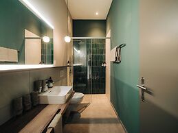 KURVE Apartments & Lounge