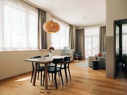 KURVE Apartments & Lounge