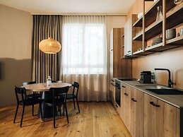 KURVE Apartments & Lounge